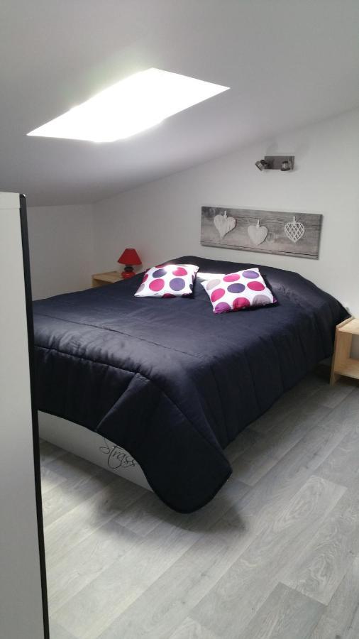 Gite De Larmonys Gigean Exteriör bild
