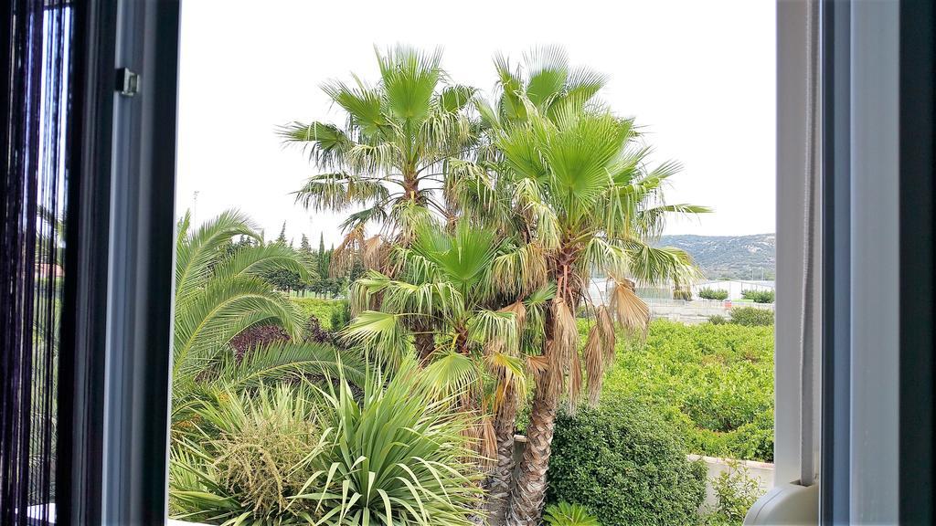 Gite De Larmonys Gigean Exteriör bild