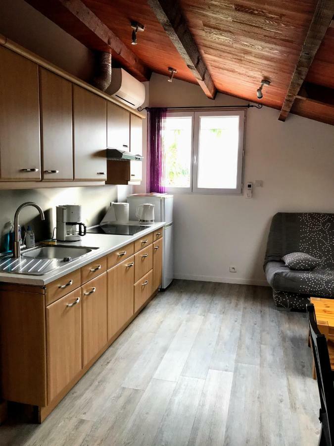 Gite De Larmonys Gigean Exteriör bild