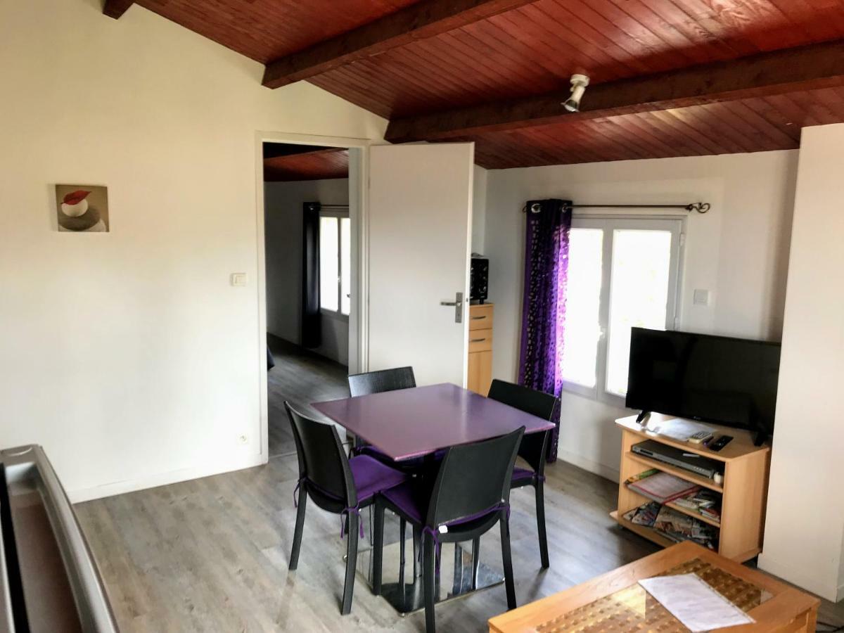 Gite De Larmonys Gigean Exteriör bild