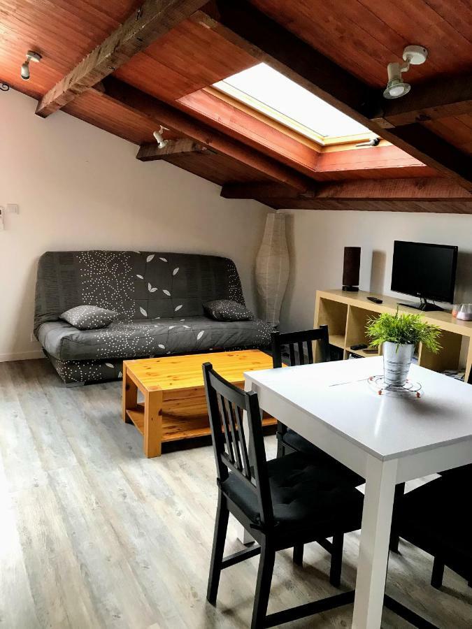 Gite De Larmonys Gigean Exteriör bild